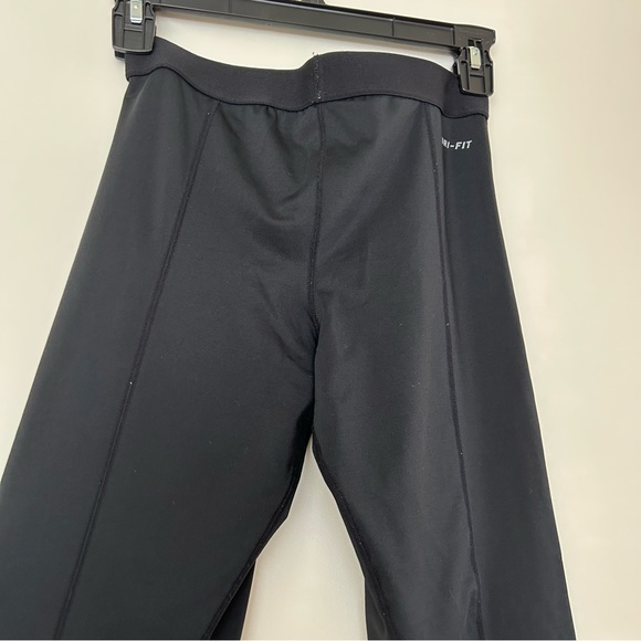 Women’s Nike Pro Capri Leggings - Picture 9 of 12